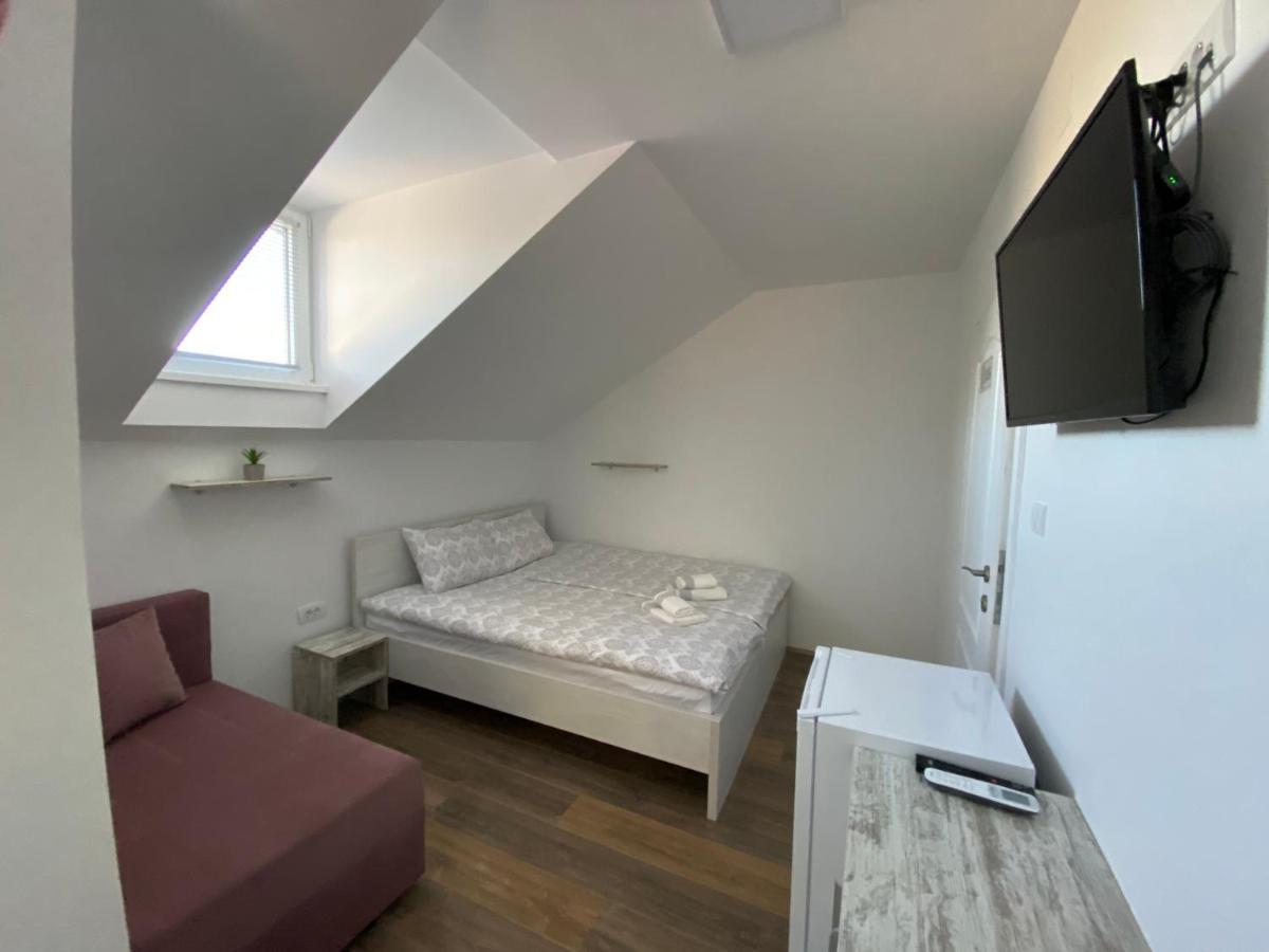 Omis Rooms Pančevo Dış mekan fotoğraf