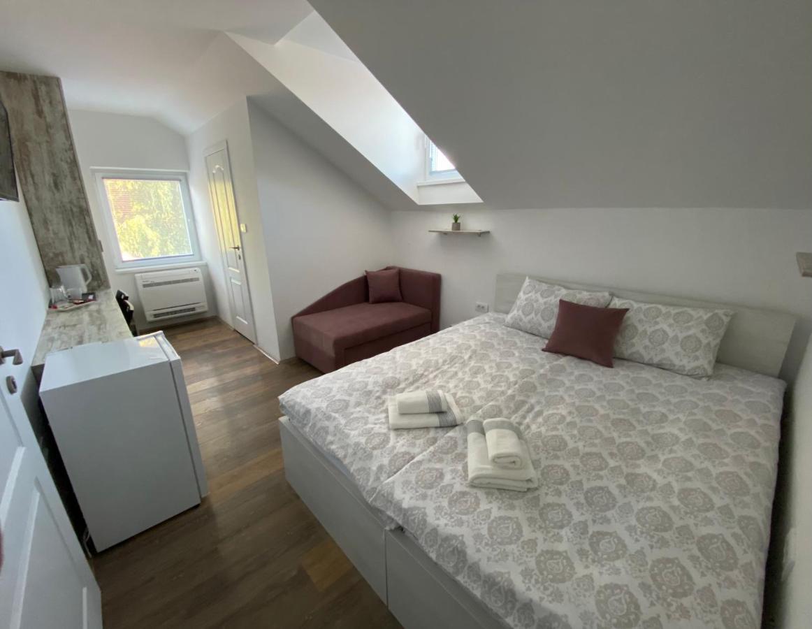 Omis Rooms Pančevo Dış mekan fotoğraf