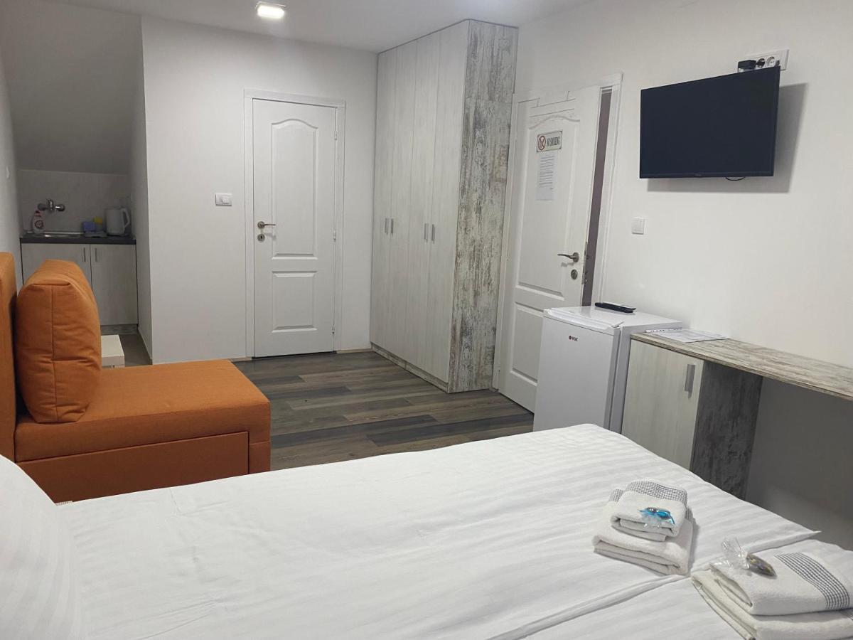 Omis Rooms Pančevo Dış mekan fotoğraf